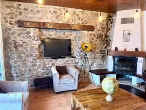 Maison chaleureuse et rustique - 达韦济约