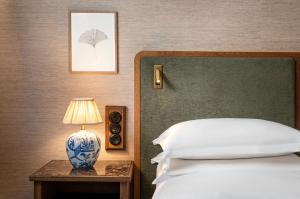 Twin Room room in Hilton Mainz City