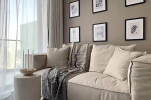 High Floor l Great amenities l Fit 2