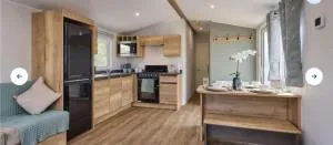 New caravan, Isle of White sea view & decking Thorness bay park - Porchfield