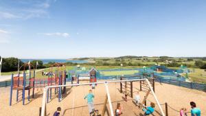 New caravan, Isle of White sea view & decking Thorness bay park