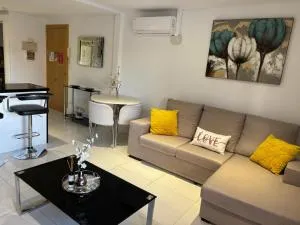 Apartmento de 3 habitaciones con vistas al mar - 甘迪亚海滩