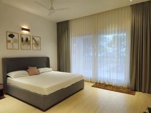 Ocean Whisper- psst! hidden gem