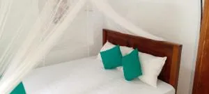 Shine View Hiriketiya - 平谷