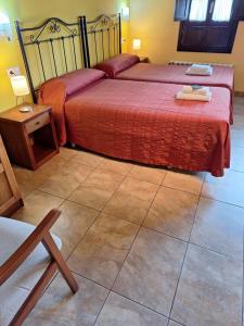 Superior Triple Room room in Hostal Europa