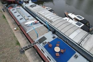 Bruzer boat 4-6p boco living Rotterdam Marina