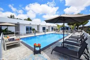 אחוזת מיקונוס - וילה יוונית מושלמת עם בריכה מחוממת - Tuval