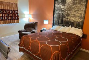 Queen Room - Non-Smoking room in Super 8 by Wyndham Altoona