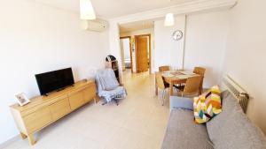 2-Bed Apartment with Stunning Golf & Pool Views