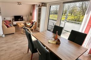 Ferienwohnung in ruhiger Lage und mit Balkon - Ferienhaus Solamar FeWo OG