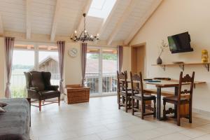 Apartment with Balcony room in Ferienwohnungen Gut Mischenried