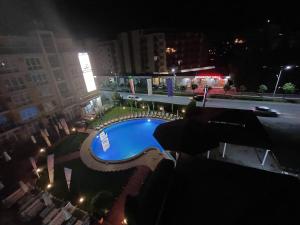 Reina Apart Flores Park