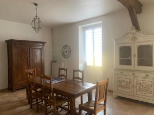 Maisons de vacances Maison avec piscine entre Gard et Ardeche : photos des chambres