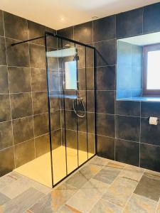 Maisons de vacances 4-Star Tourism Rated Holiday Home with Air Con & Private Heated Pool - 45 Mins from Sarlat : photos des chambres