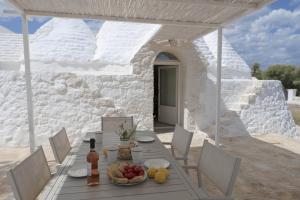Trullo White Dream con Piscina