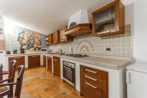 Chalet nella roccia da Marinella