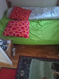 Holiday or working, feel good in the retro style apartment of a European Jiu Jitsu Champion!