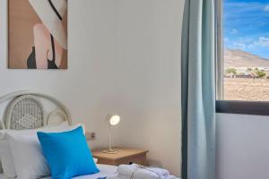 Casa María Duplex with Sea & Mountain Views, 15 Minutes walk from the Marina Rubicón