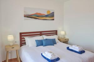 Casa María Duplex with Sea & Mountain Views, 15 Minutes walk from the Marina Rubicón