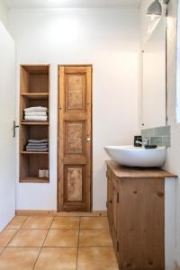 Appartements La Chataigne Perchee, piscine et nature : photos des chambres