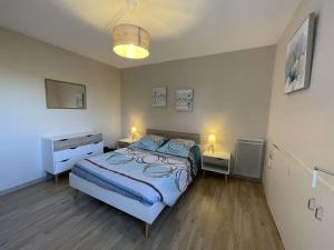 Appartement en bord de mer avec 2 chambres, balcon, parking et lave-vaisselle - FR-1-224C-243