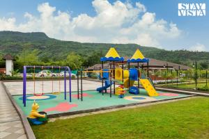 StayVistas Ashwamedha Manor - Mountain-Side Luxury Retreat with Outdoor Pool, Jacuzzi, Spa & Steam Room, and Indoor Activities