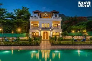 StayVista's Ashwamedha Manor - Mountain-Side Luxury Retreat with Outdoor Pool, Jacuzzi, Spa & Steam Room, and Indoor Activities - Khalapur