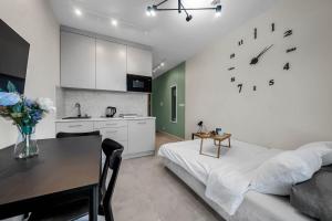 Wiktoryn Studio - Balcony, Gym & Sauna - by Rentujemy