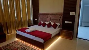 R Narayan pleasant Inn hotel - Gupta Kāshi