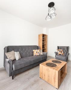 Nowodwory Cosy Apartment by BookingHost