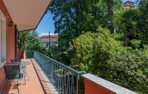 2 Bedroom Beautiful Apartment In Stresa