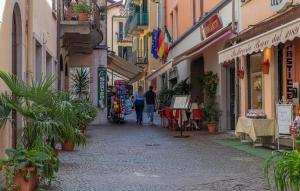 2 Bedroom Beautiful Apartment In Stresa