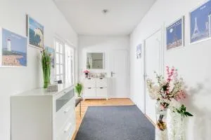 Disponible - 5mn Paris - Gare à Pied - Jardin Terrasse - 6 pers - Centre Ville - Proche tous Commerces et transports - Wifi - Maisons-Alfort