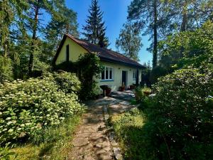 Ferienhaus im Grünen mit Kamin