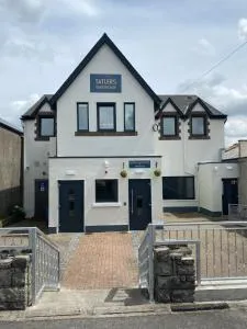 Tatlers Guest House - Lecarrow