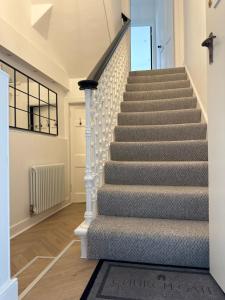 Luxury High Street Apartment