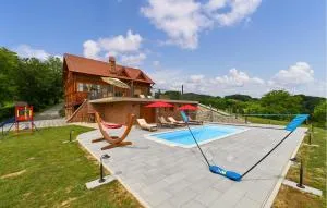 Lovely Home In Veliko Trgovisce - Ravnice
