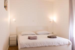 Nava-Apartment with beutiful view and garage space