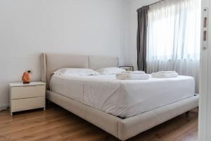 2-BR Apartment close to Radio Shkodra Roger That by Pik Host