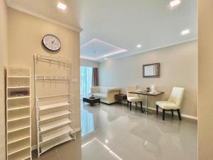 Orient Resort & Spa Jomtien B102 - one-bedroom apartment With access to the pool in a premium resort for a comfortable stay near the sea