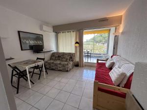 Studio climatisé à Port Camargue - 4 couchages, terrasse, piscine, parking, proche plage - FR-1-250-9