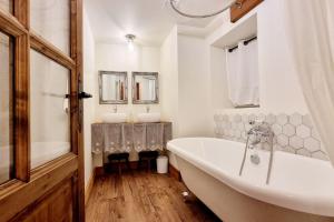 Maisons de vacances Grande Maison au pied du Col : photos des chambres