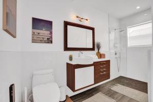 5 Mins Brickell - Pool & Billiards - Retro Miami