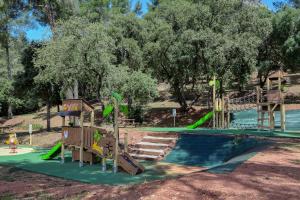 Hotels Domaine des Gueules Cassees : photos des chambres