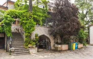 Lovely Apartment In Porec With Kitchen - Katun