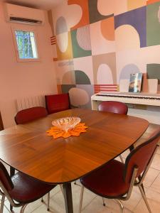Maisons de vacances Inspiration maison entiere avec jardin : Maison 2 Chambres
