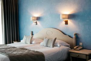 Hotels Hotel Carcarille Restaurant Le C : Chambre Lits Jumeaux avec Terrasse