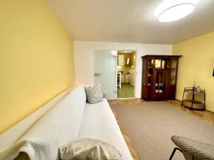 Maya Con Dios Apartment