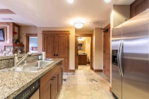 Catamount Lodge 201B by East West Hospitality
