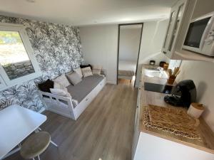 Mobil-home en pleine nature à 3 mins du Lac du Salagou avec vue panoramique